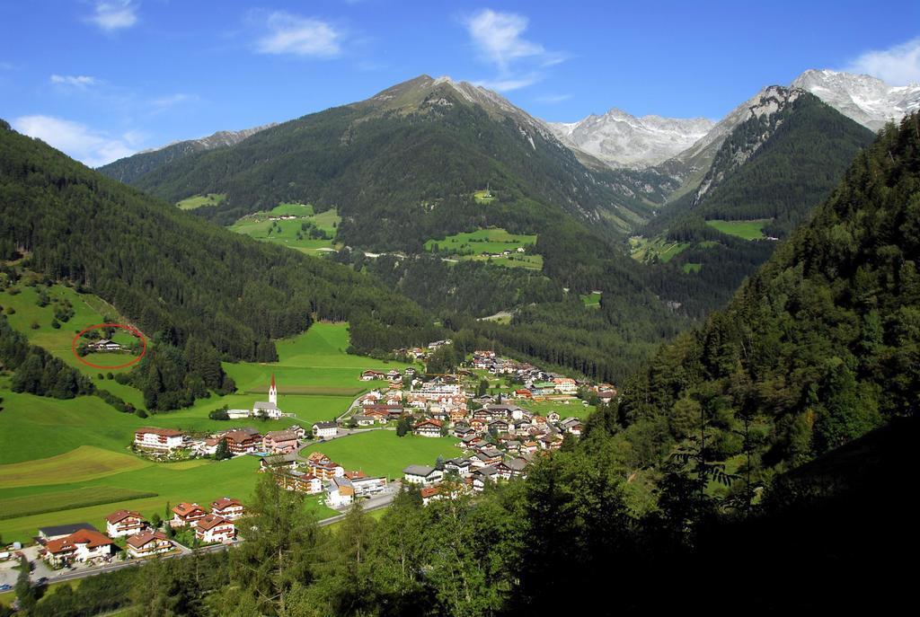 Lechnerhof Bed & Breakfast Lutago Bagian luar foto