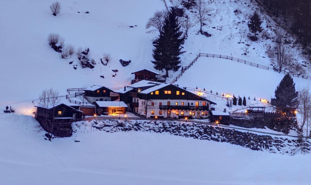 Lechnerhof Bed & Breakfast Lutago Bagian luar foto