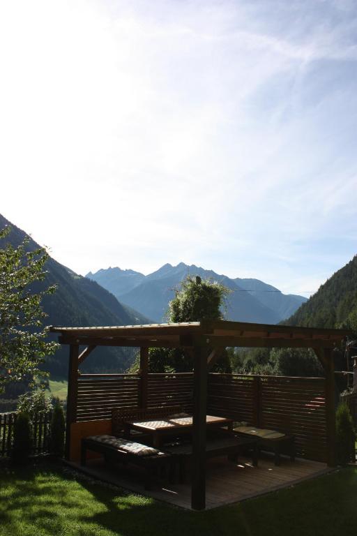 Lechnerhof Bed & Breakfast Lutago Bagian luar foto