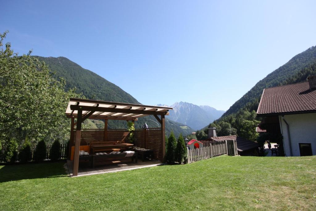 Lechnerhof Bed & Breakfast Lutago Bagian luar foto